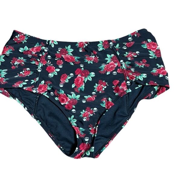 Hot topic roses and skulls high waisted bikini bottoms ruched mesh lattice sides - Picture 3 of 7